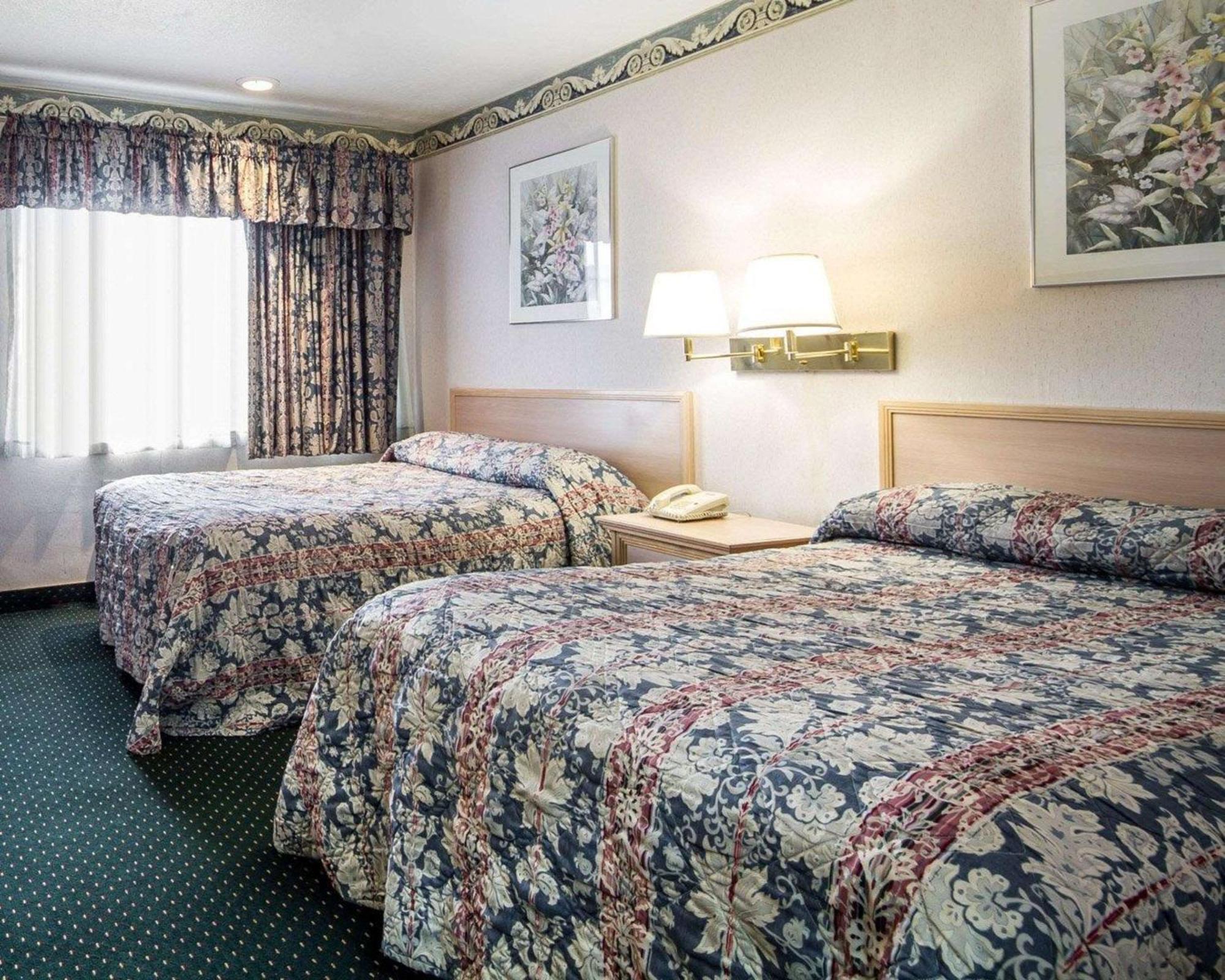 Double Room with Two Double Beds - Non-Smoking