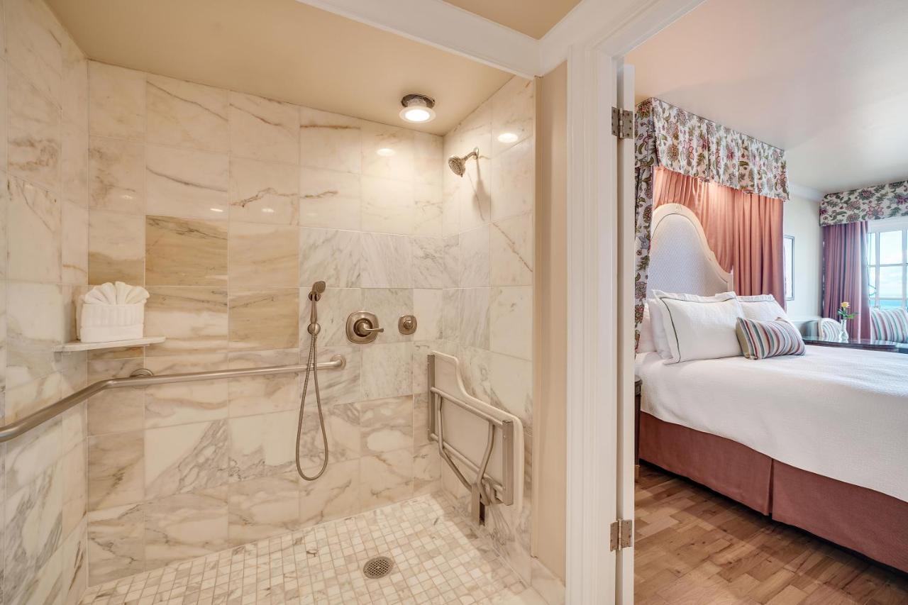 King Room Roll Shower Disability Access