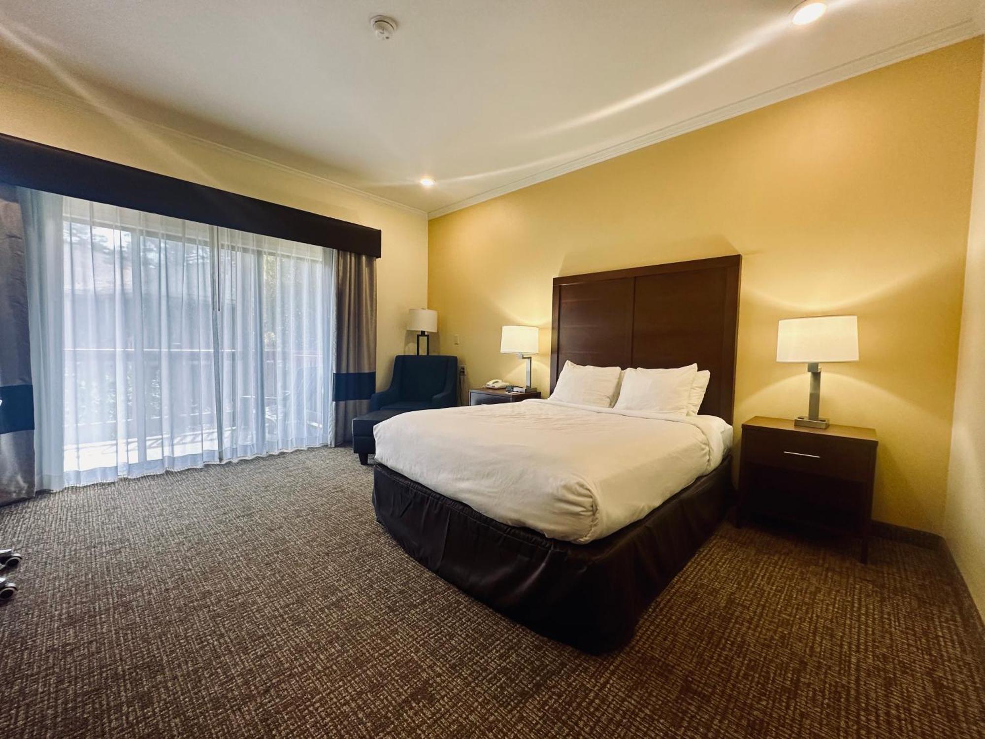 Queen Room - Accessible/Non-Smoking,1646915925:JPEG