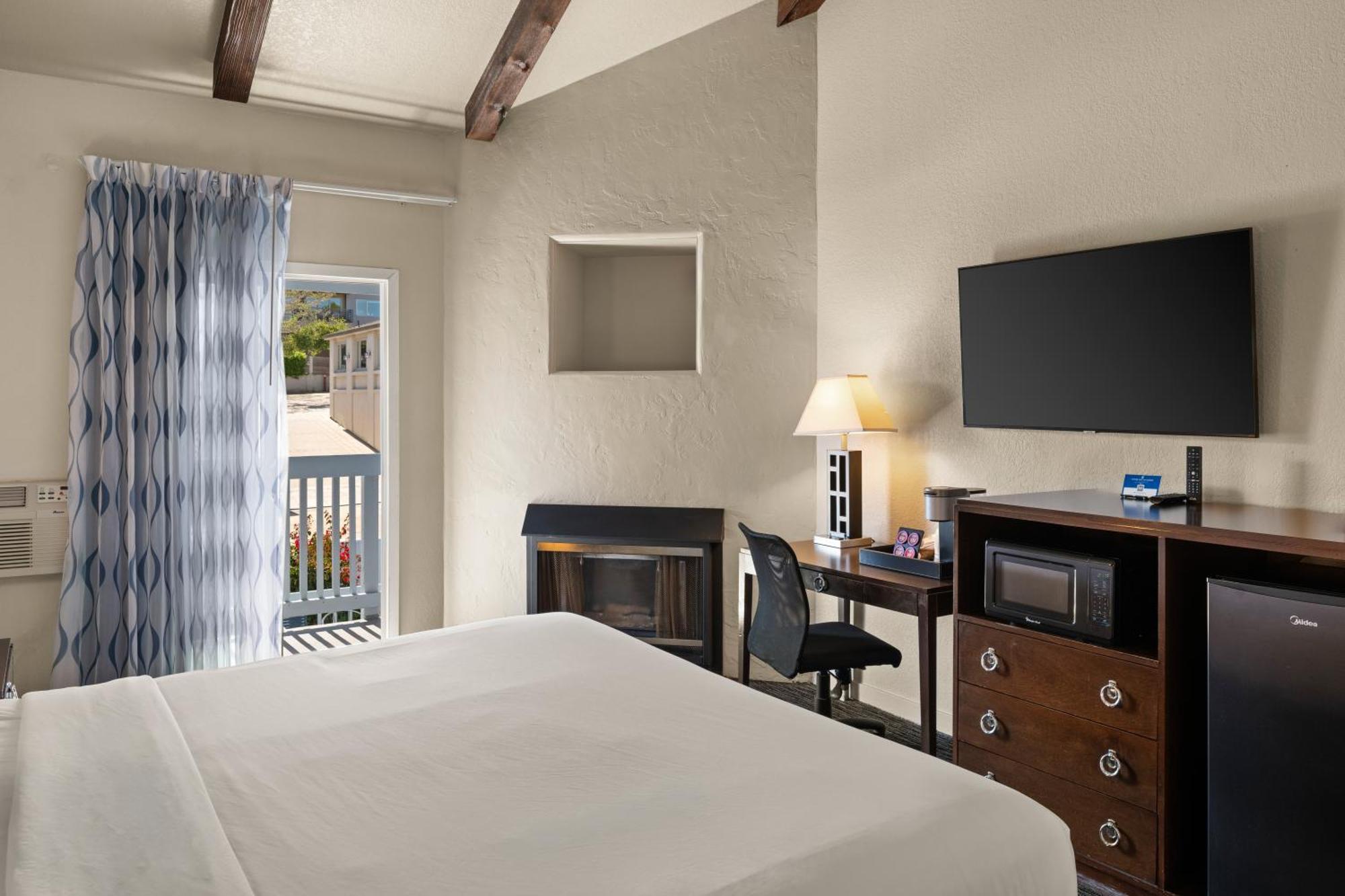 King Room with Fireplace