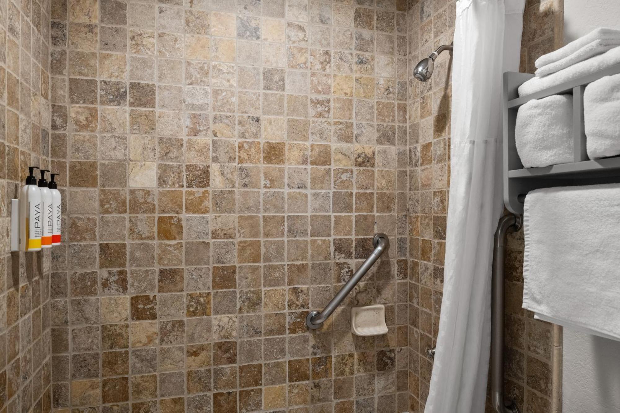 Queen Room - Disability Access