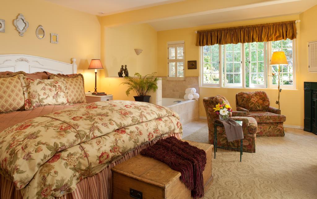 Deluxe King Suite ( 2nd Floor ),219881348:JPEG