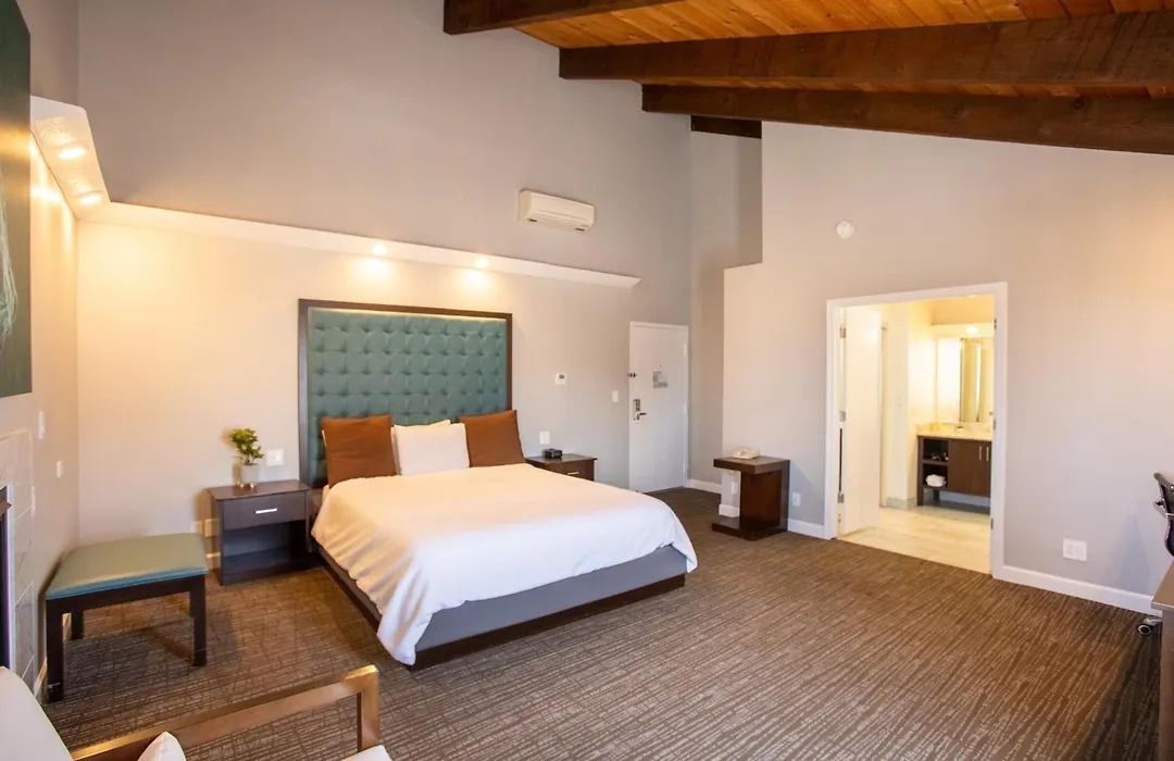 Munras Inn-1