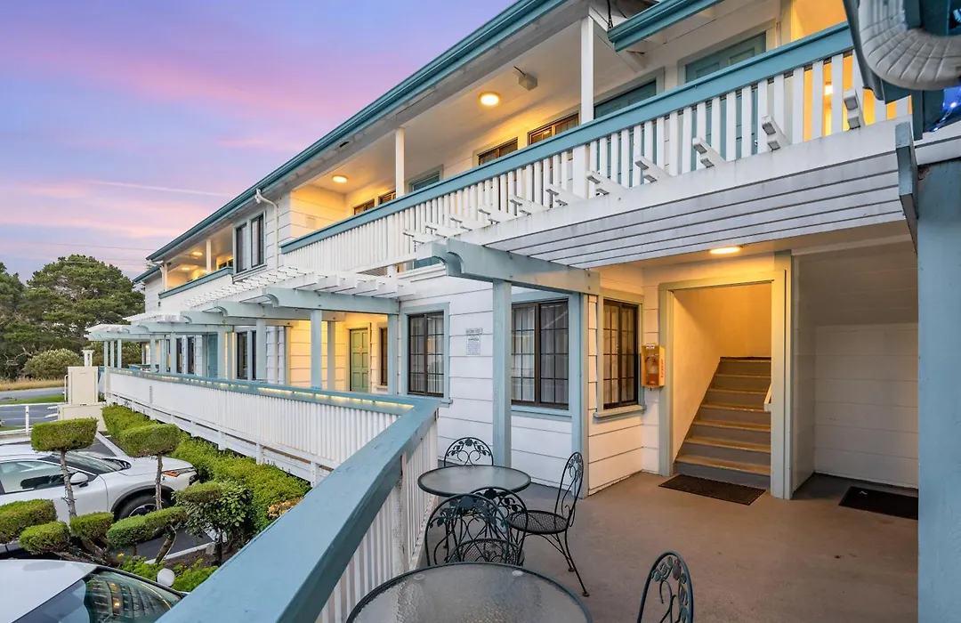 Arbor Inn Monterey-1