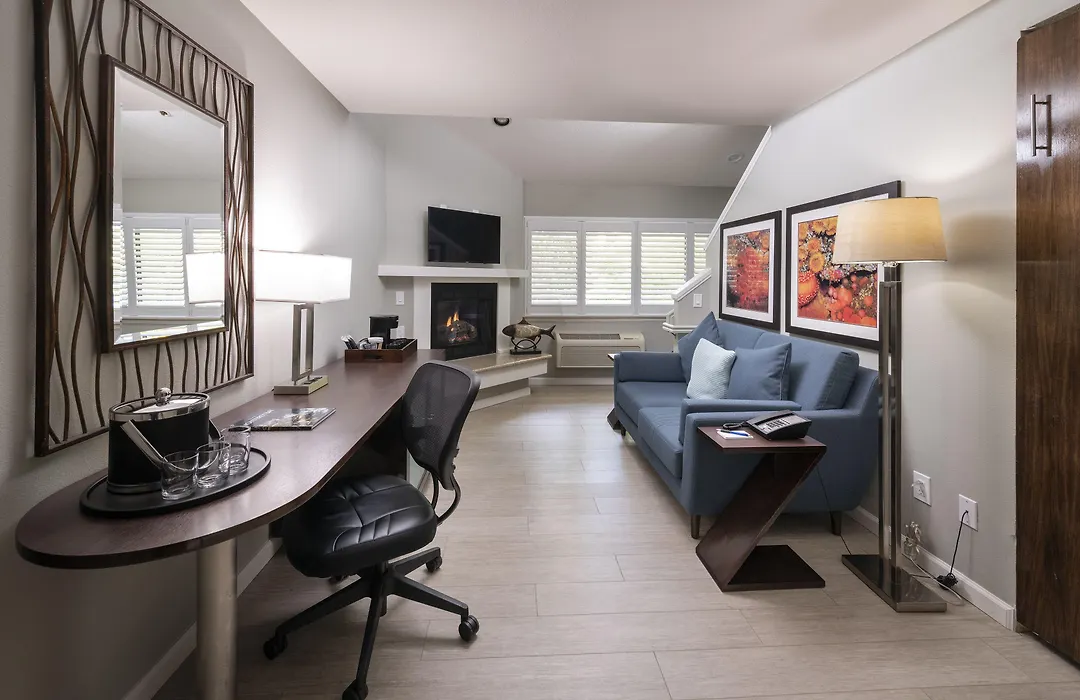 Mariposa Inn And Suites-1