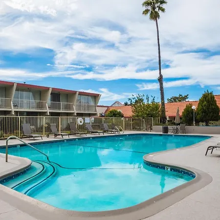 Travelodge By Wyndham Monterey Bay-2