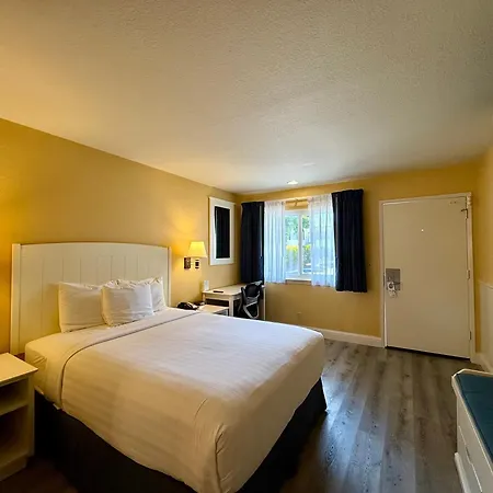 Monterey Bay Lodge-2