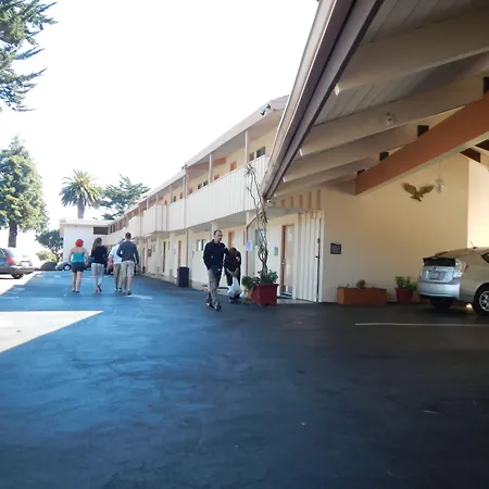 Americas Best Value Presidents Inn On Munras-3