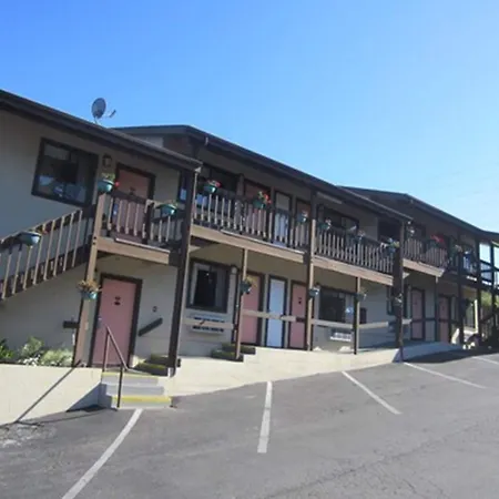 Monterey Fairgrounds Inn-3